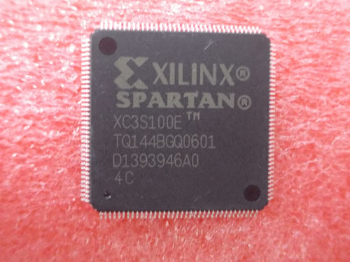 XC3S100E-4TQ144C