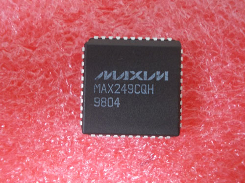 MAX249CQH