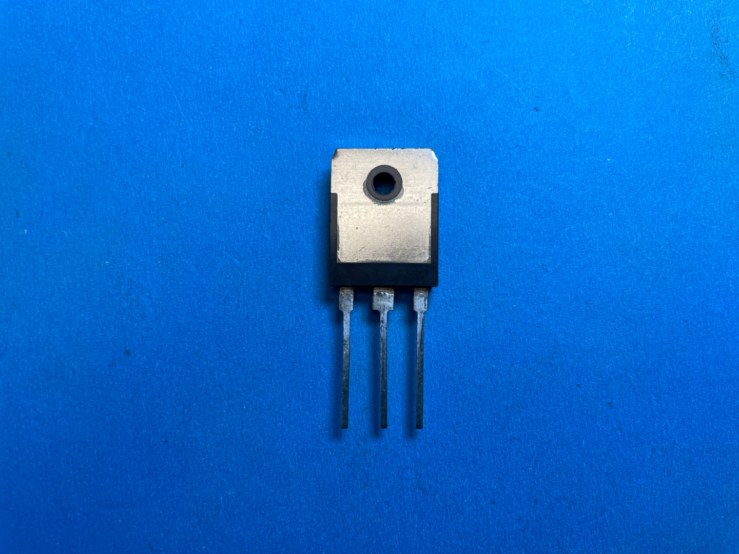 2SD2390