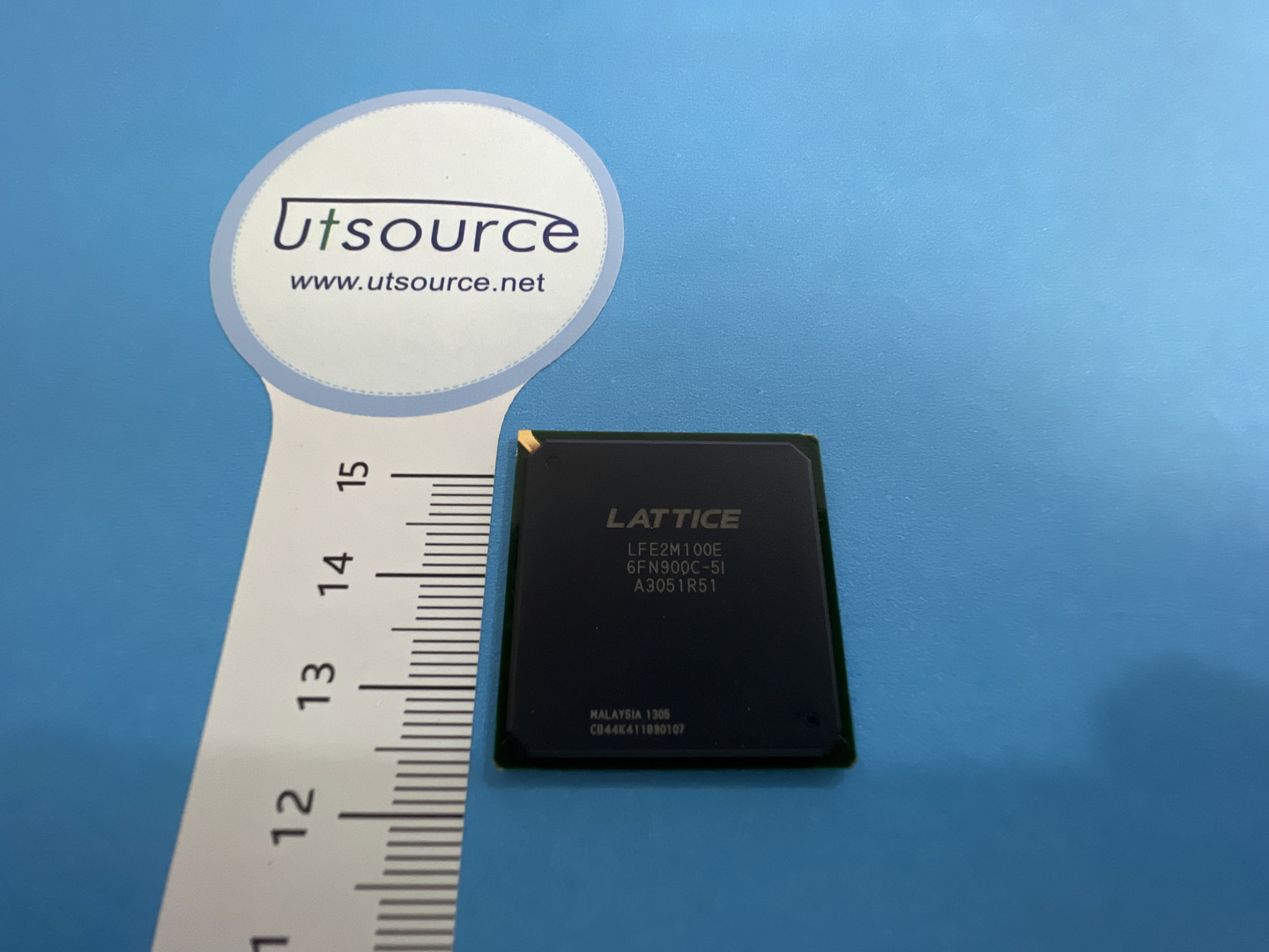 LFE2M100E-6FN900C-5I