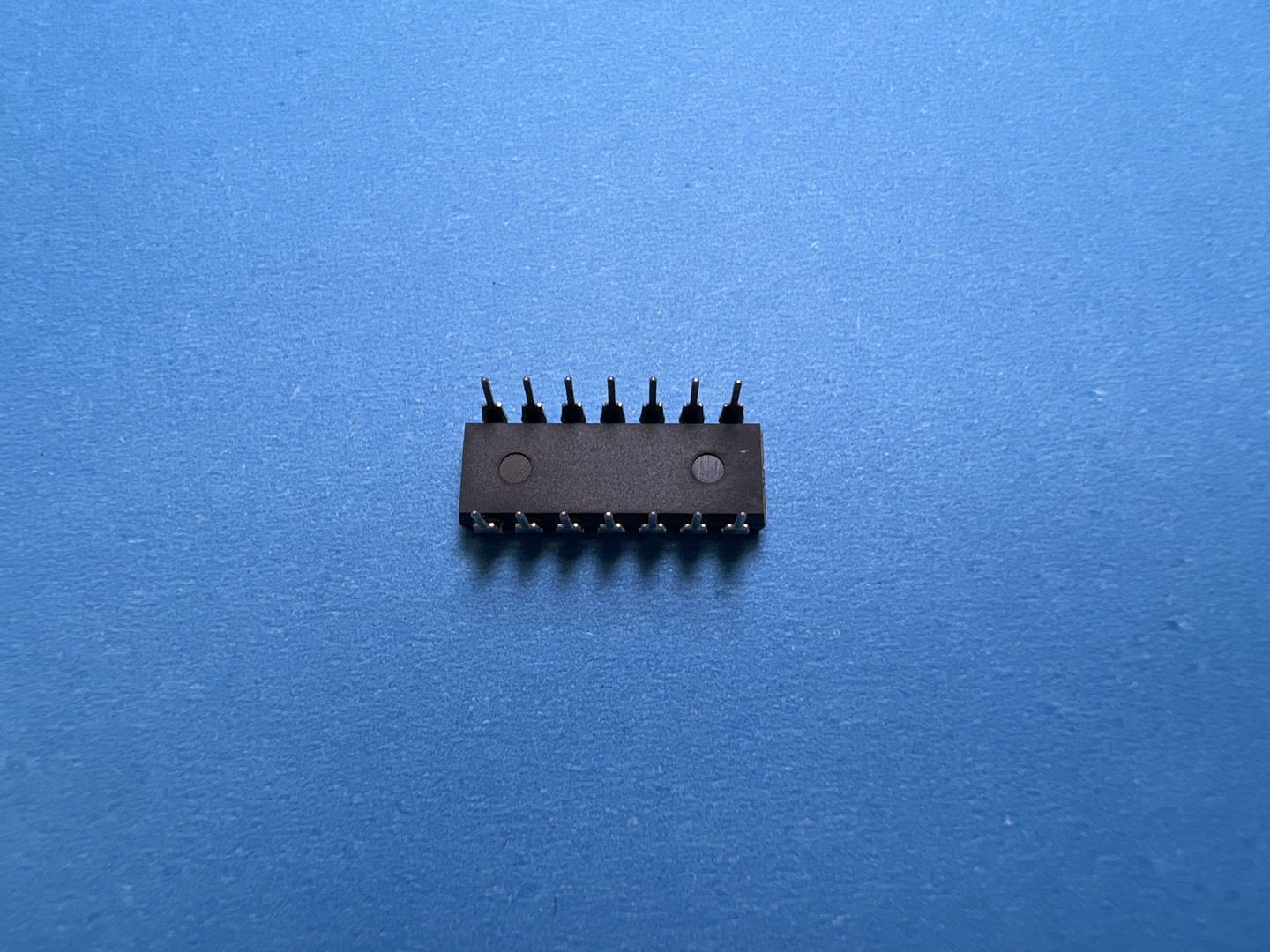 M74HC00B1