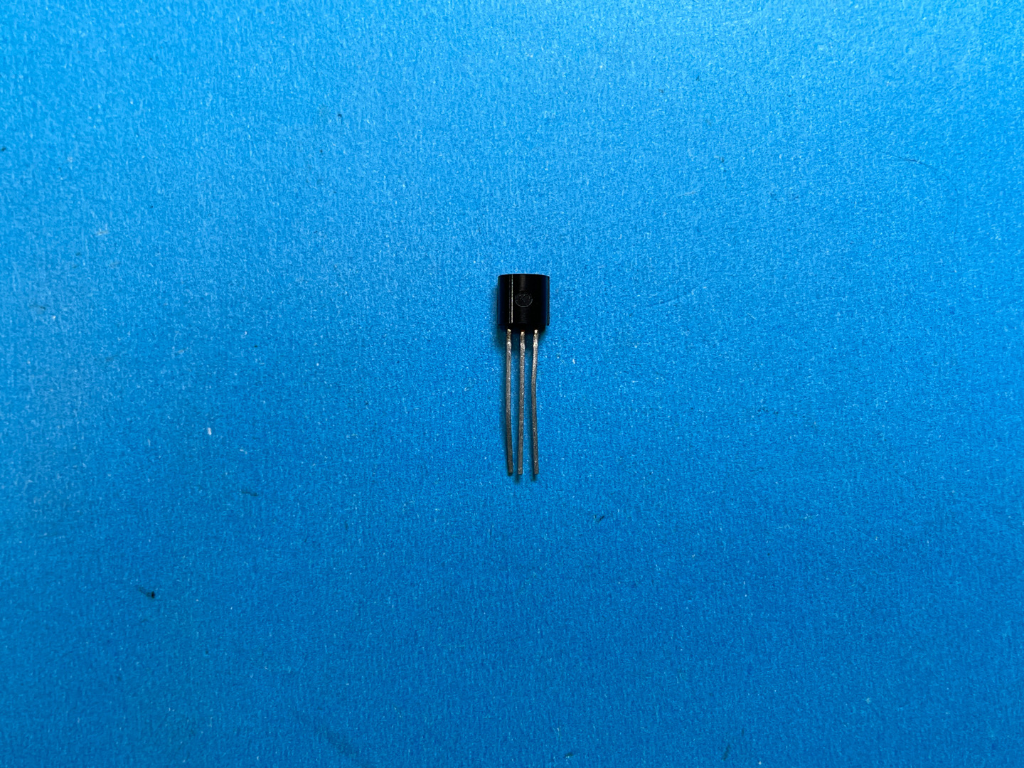 2N3906