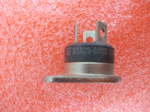 BTA25-600B