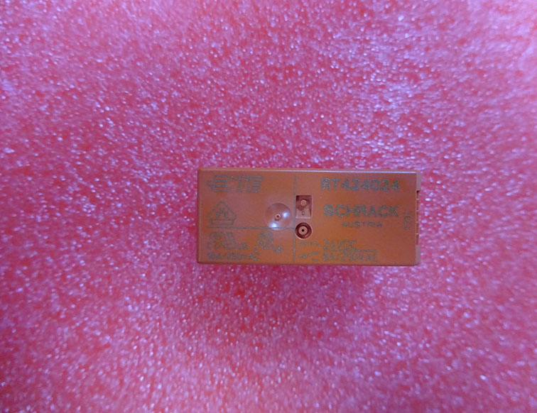 RT424024 24V 8A 8PINS