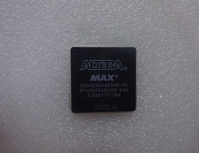 EPM3256AQC208-7N