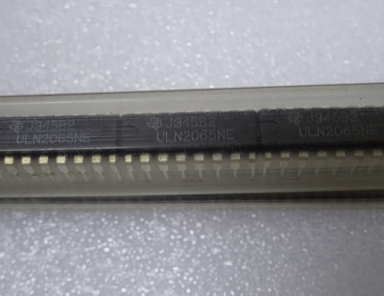 ULN2065NE.