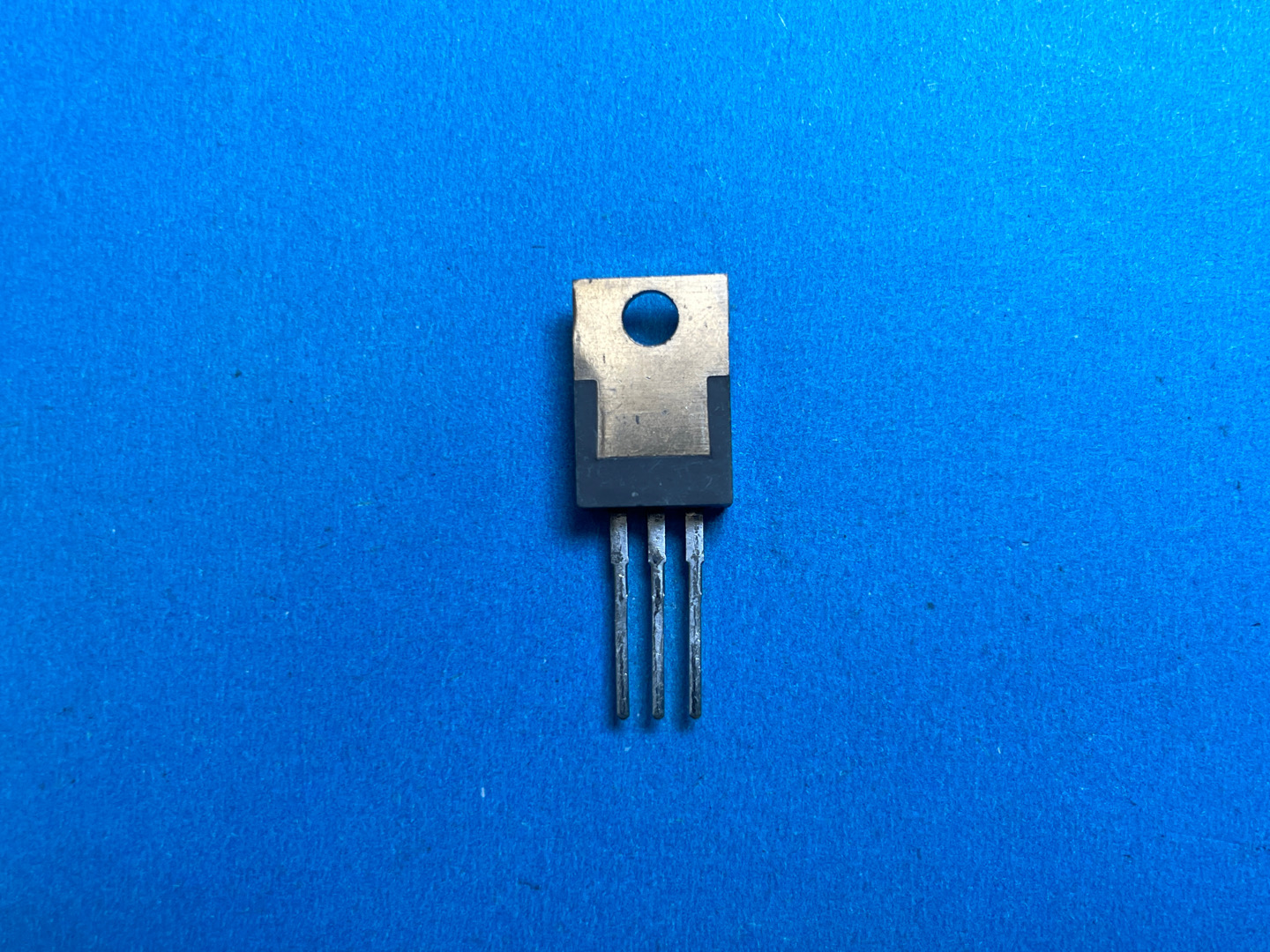 2SD1073