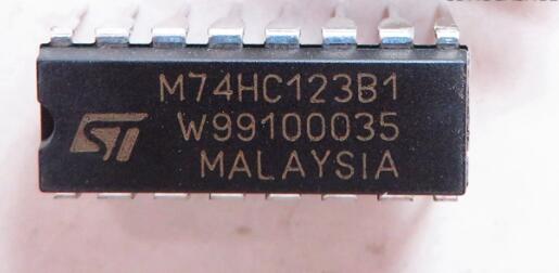 M74HC123B1