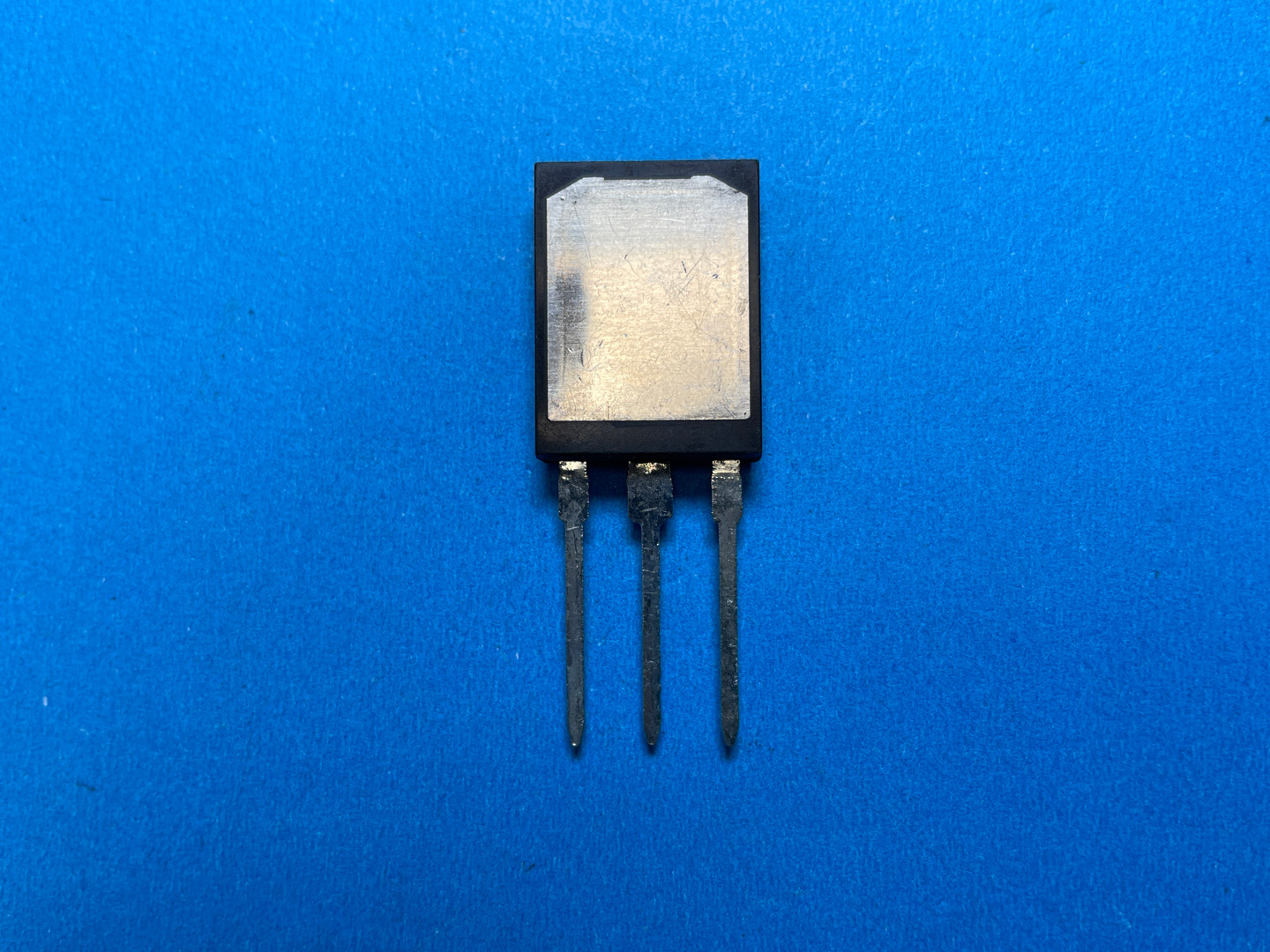 IXFX140N30P