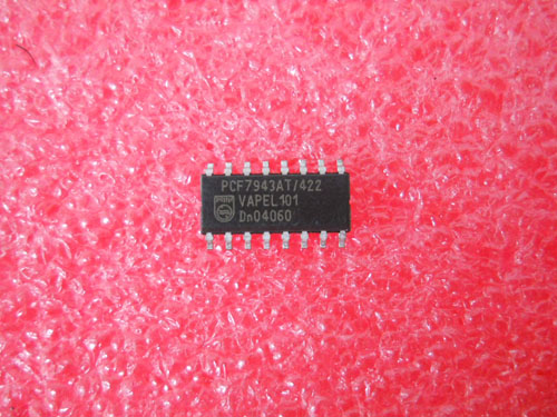 PCF7943AT/422