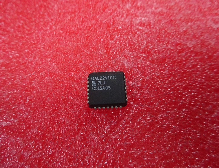 GAL22V10C-7LJ