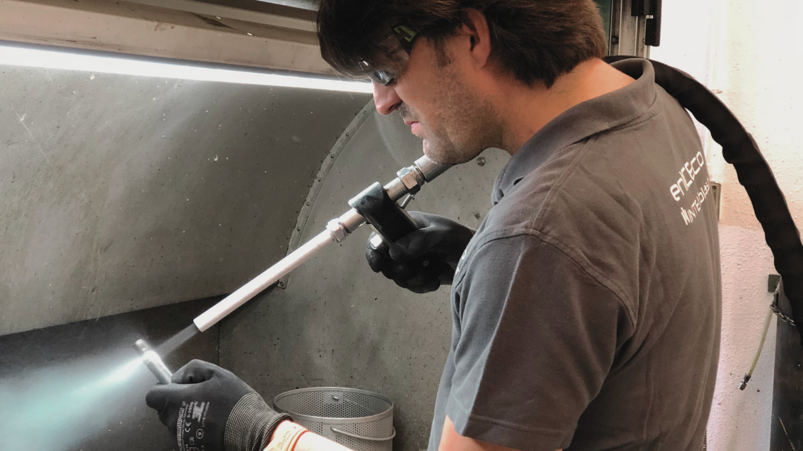 What is Dry Ice Blasting?