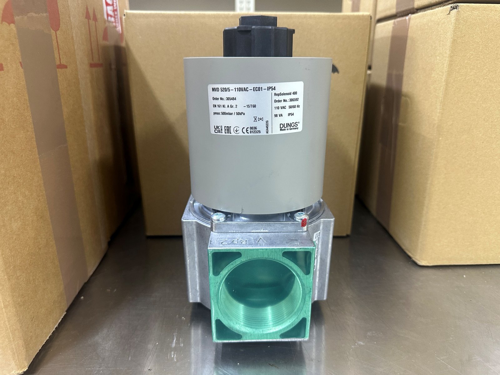 DUNGS Single Solenoid Valve MVD 520/5-110VAC-EC01-IP54, Rp 2 (305484)