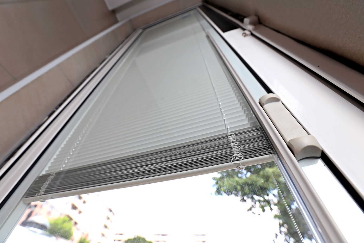 ENCLOSED BLINDING SYSTEM Klang