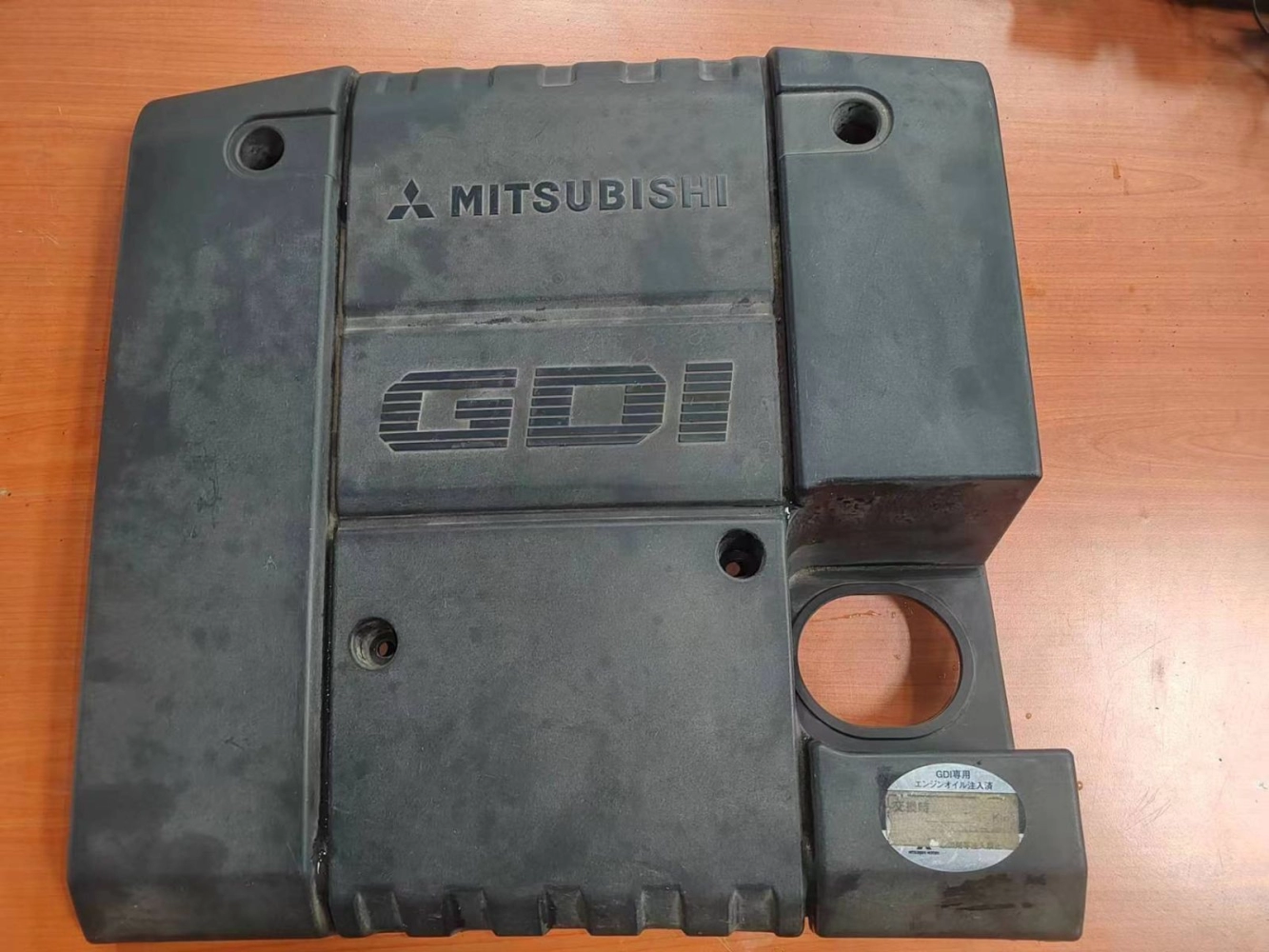 MITSUBISHI PAJERO 3.5 V6 ENGINE TOP COVER