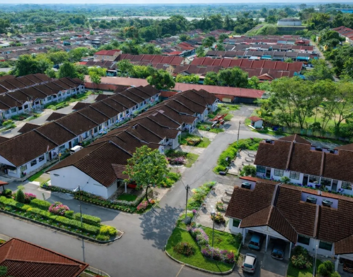 Foreign Worker Accommodation Malaysia: CLQ vs Terrace House | Which Model Is Right for Your Business?