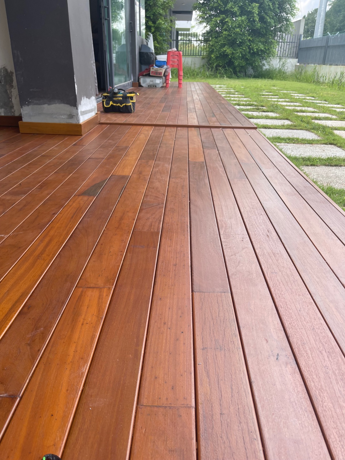 Project Horizon Serambi (Chengal Decking , Merbau Flooring and Ceiling)