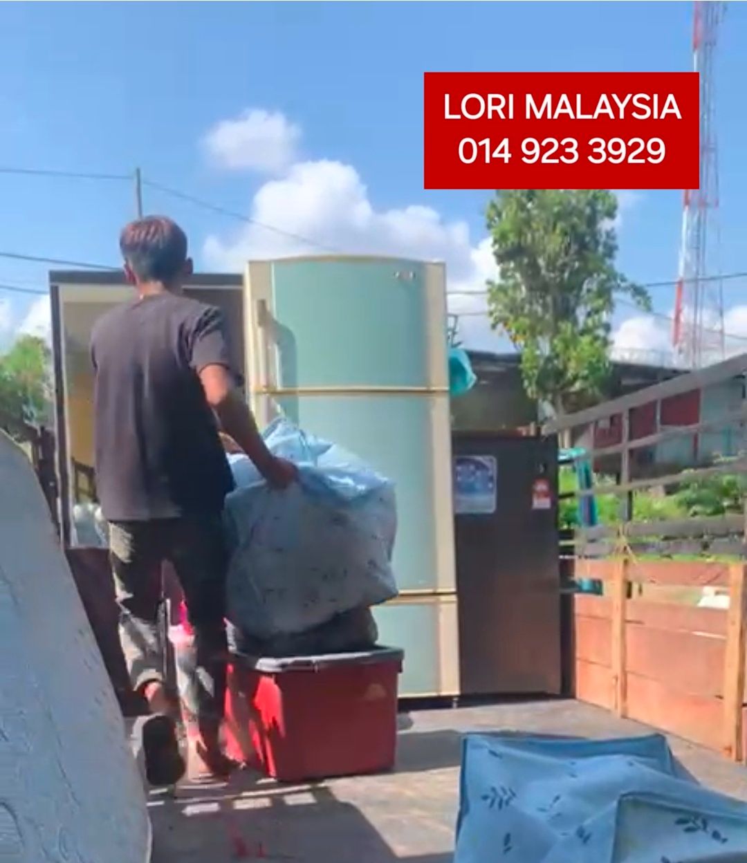 Lori Sewa Murah Pindah Rumah jenis 3 ton 17ft dalam kawasan Kuala Lipis Pahang 17 Kaki kargo termasuk man power angkat barang