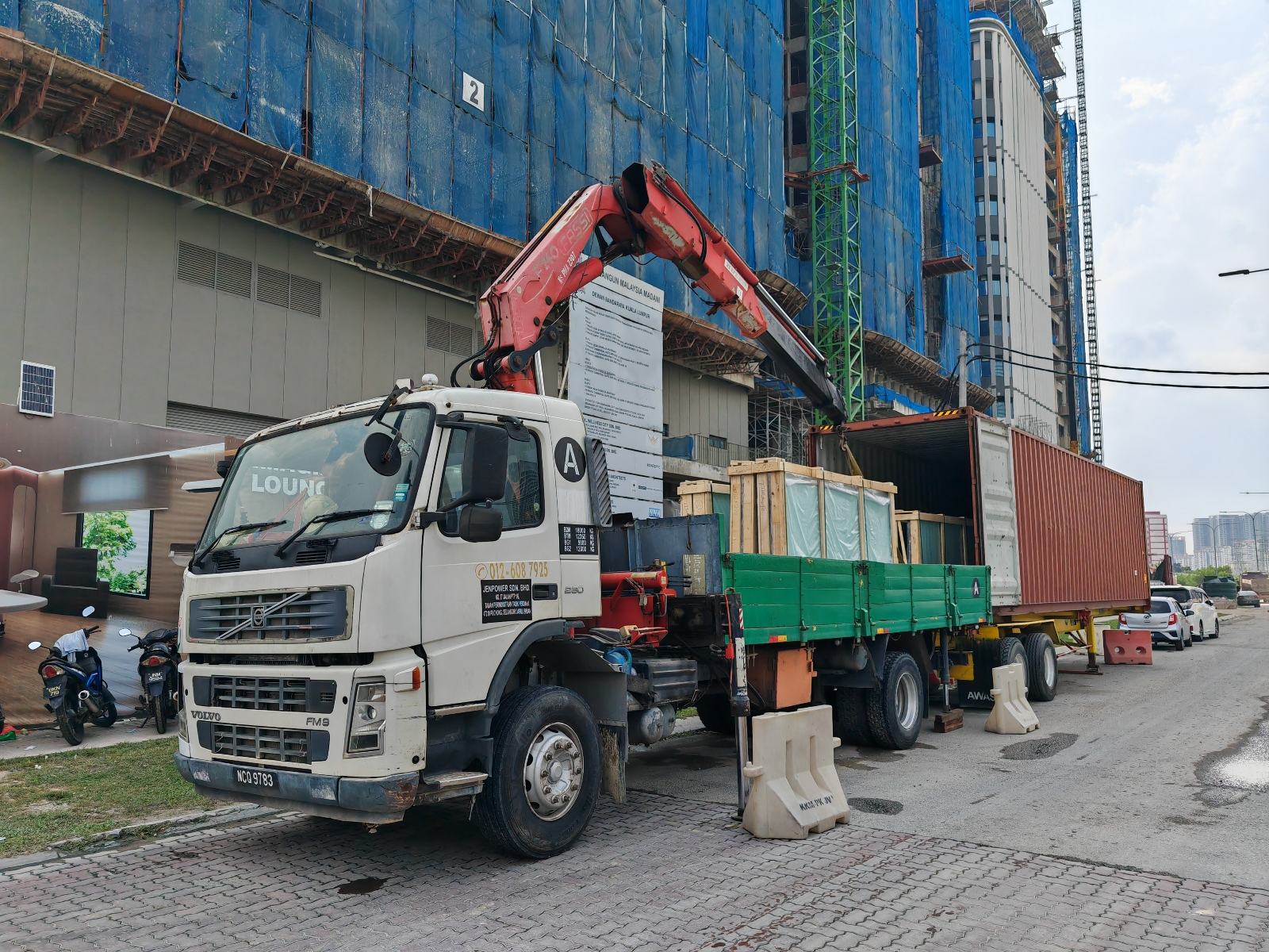 crane truck rental in Selangor