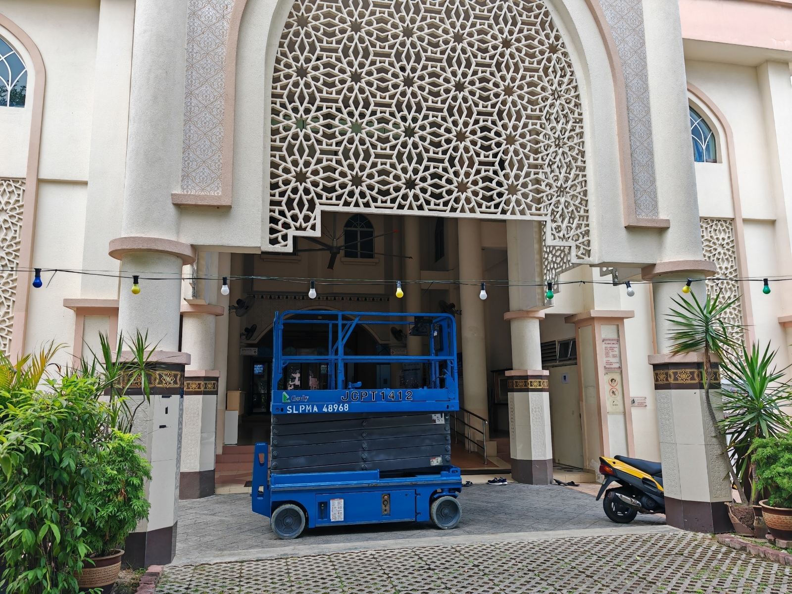 Scissor Lift Rental