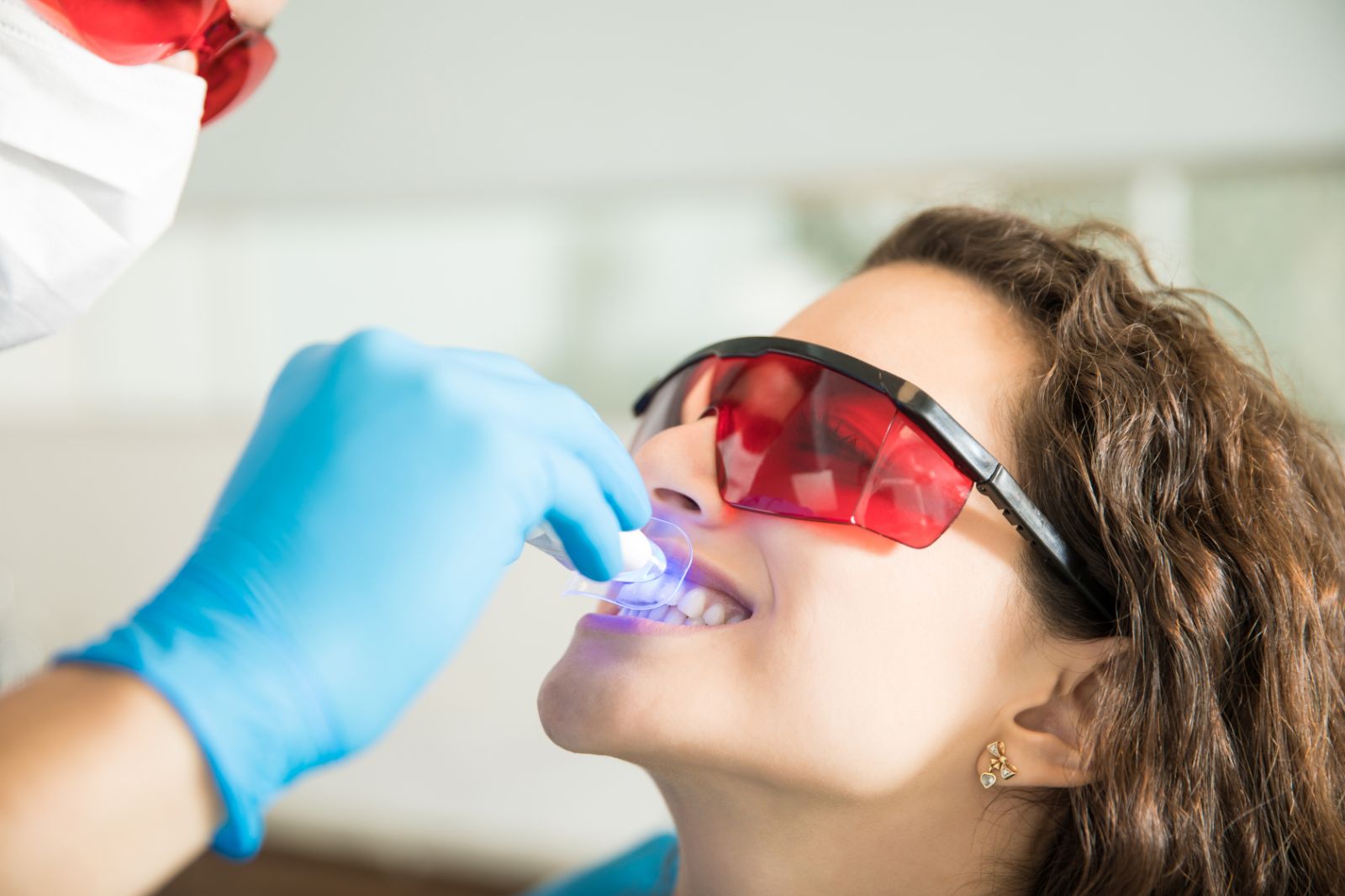 Teeth Whitening in Johor Bahru (JB) – Does It Hurt? Sensitivity Guide