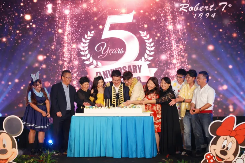 ROBERT T 1994 OPTICAL ANNUAL DINNER