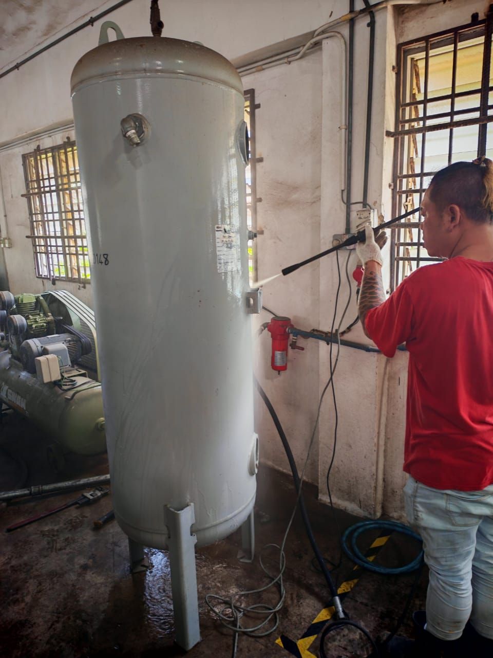 To Service Air Receiver Tank 500L