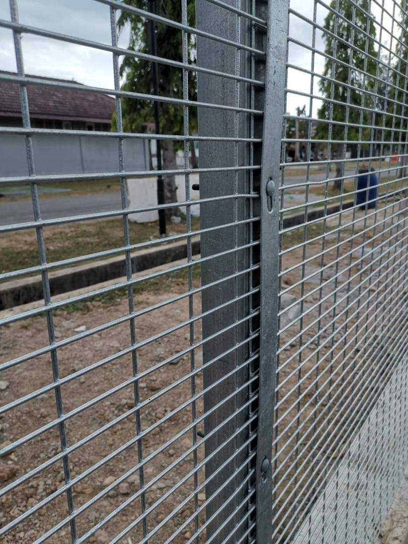 SEMI ANTI CLIMB FENCING (25MM X 75MM) 