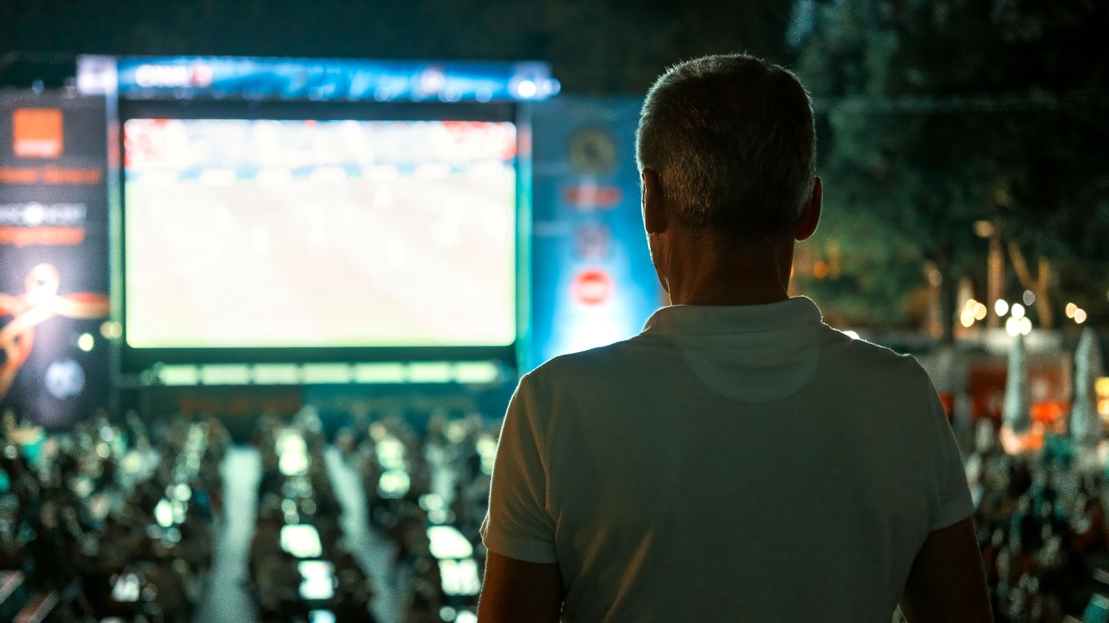Indoor LED Screen vs Outdoor LED Screen: Key Differences