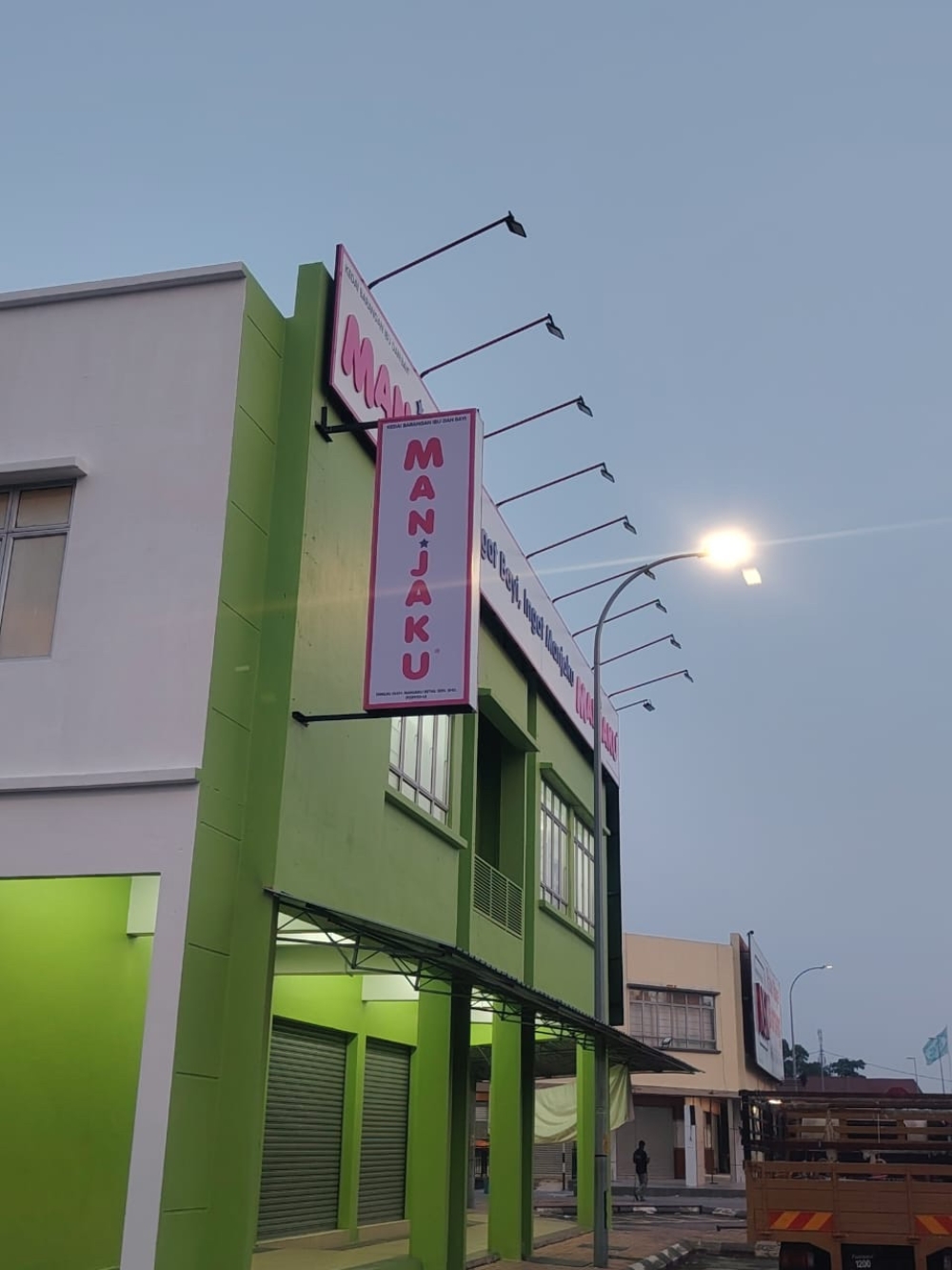 3d led boxup signbord #3dledsignboard #3dboxup #3dsignboard #3dledboxup #signboard #ledneon #neon #neonled Whatsapp http://www.wasap.my/60162340804