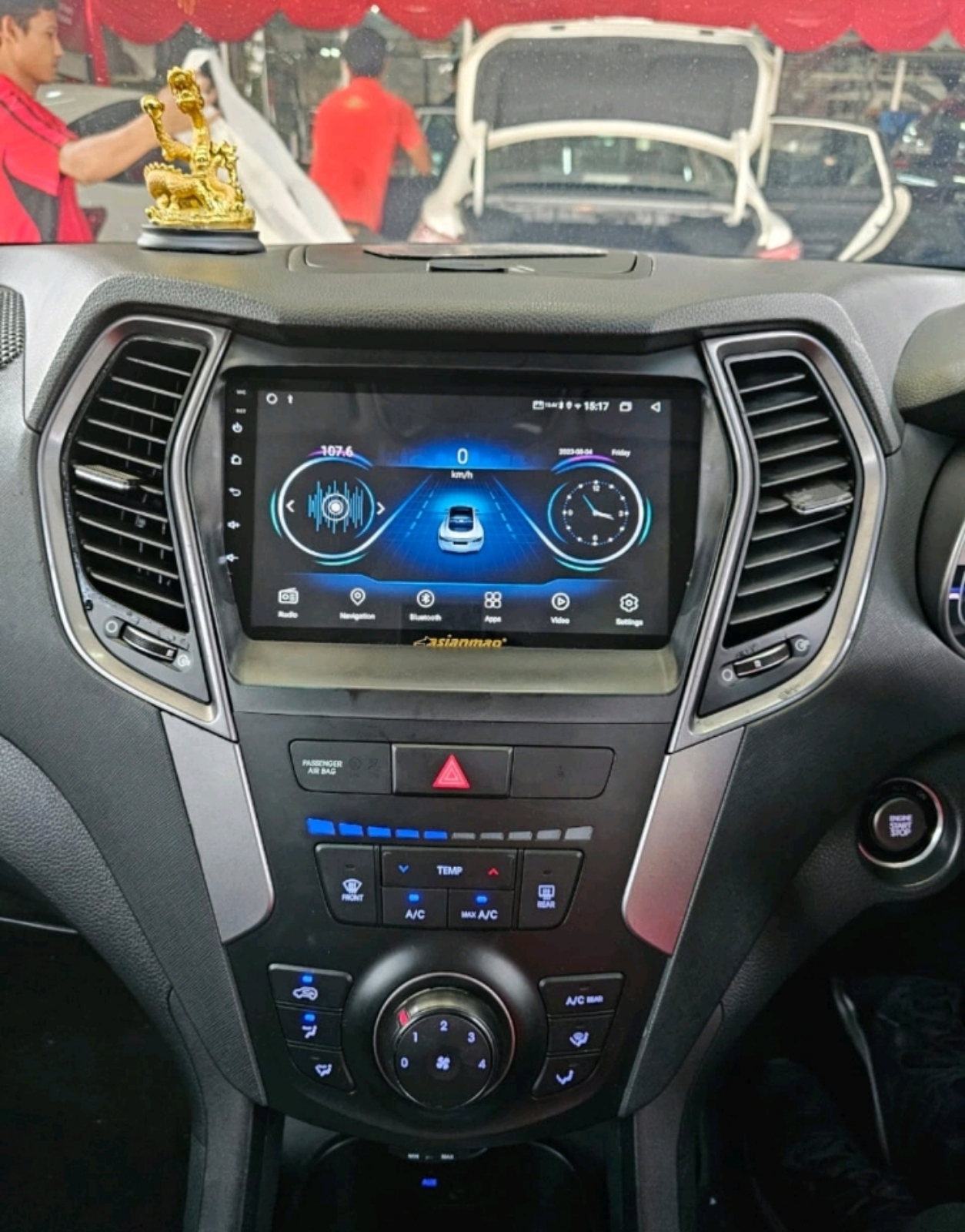 HYUNDAI