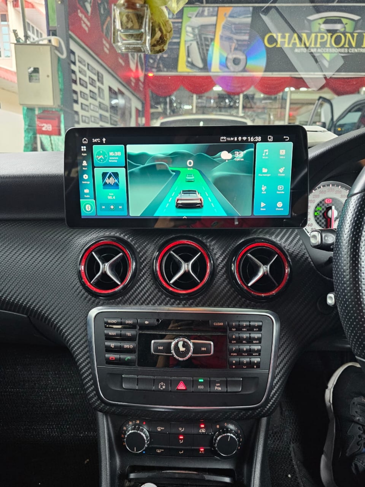 W176 12.3'' ANDROID MULTIMEDIA PLAYER