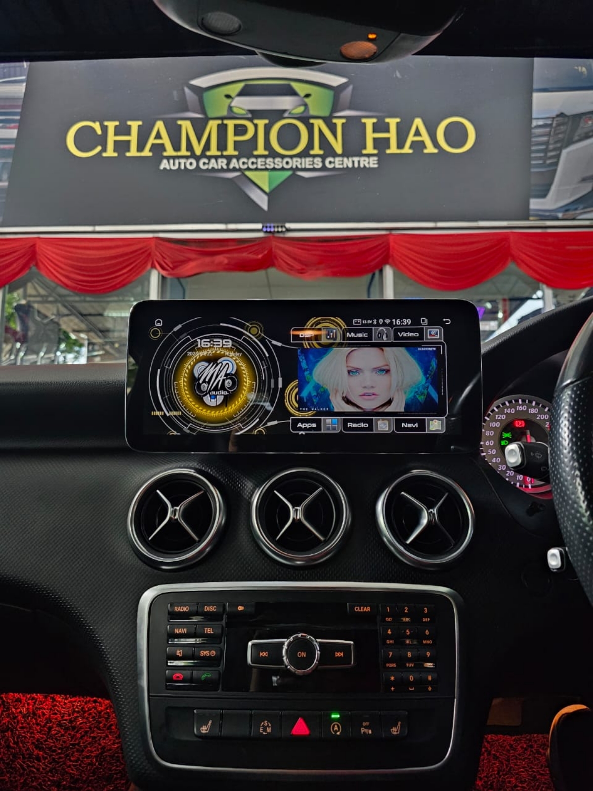 W176 12.8'' ANDROID MULTIMEDIA PLAYER