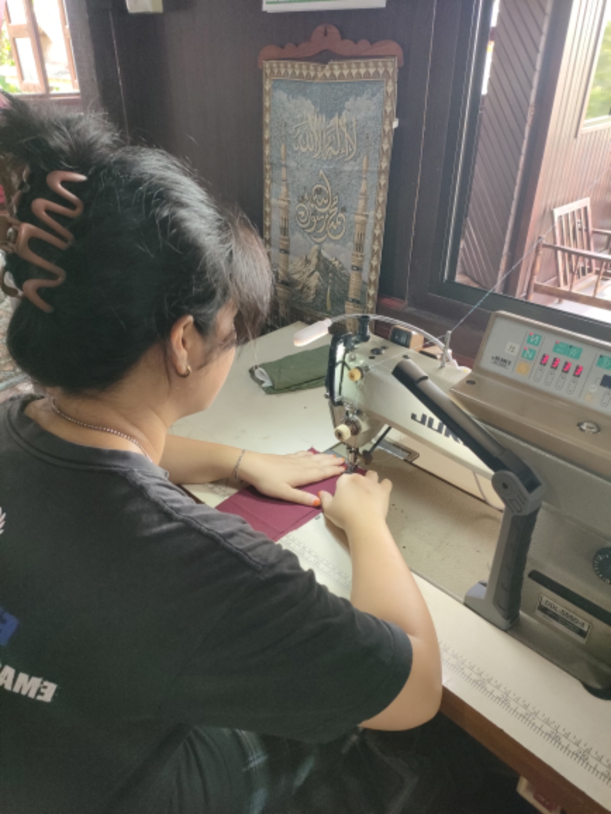JUKI HI SPEED SEWING MACHINE