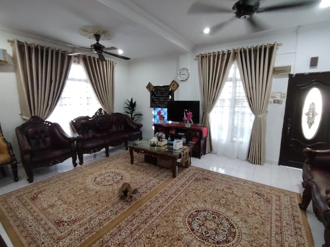 Full House Custom made with Plain Blackout Curtain and Lace Curtain; Jalan Dahlia 10/1, Bandar Baru Salak Tinggi, 43900 Sepang, Selangor