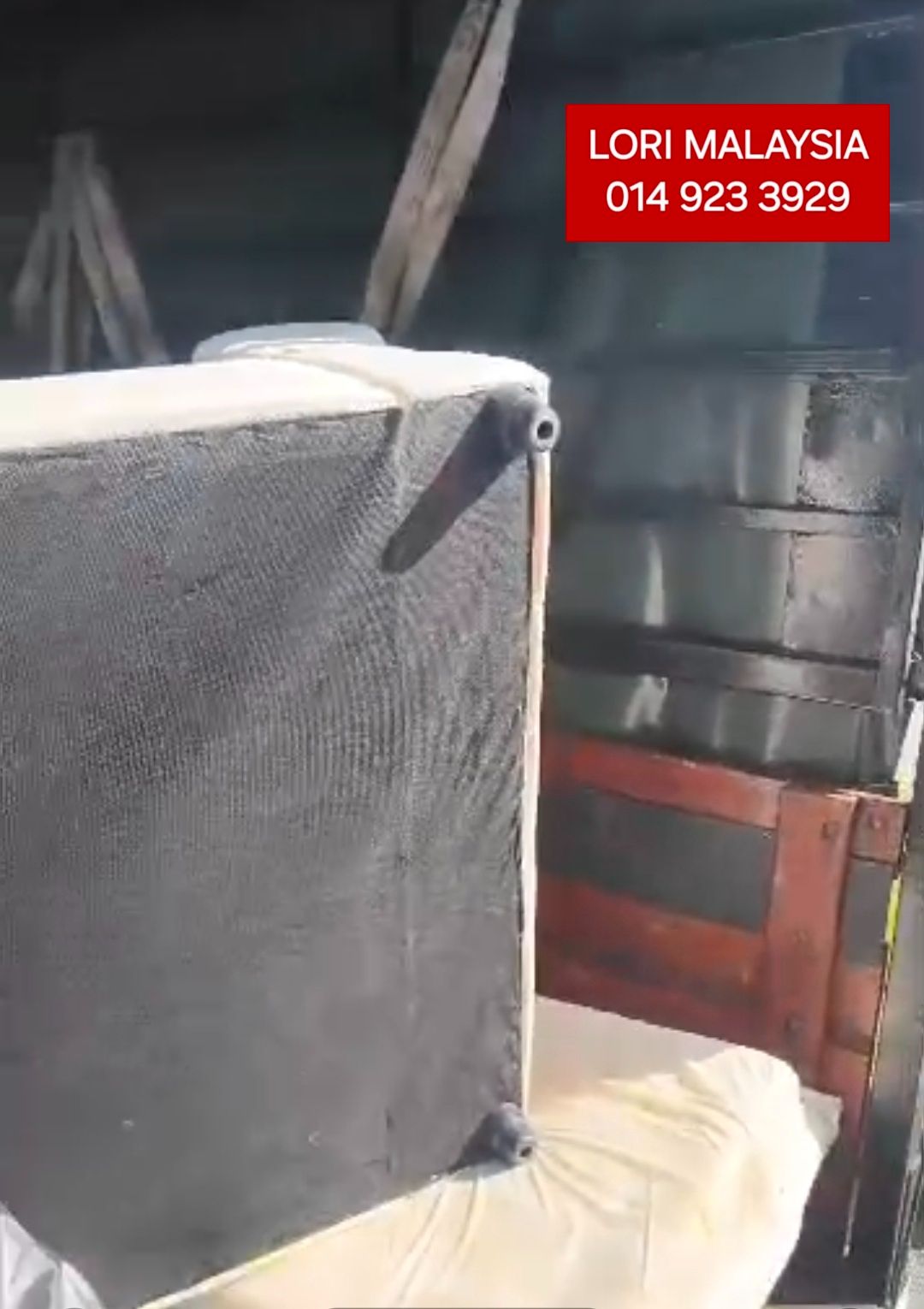 Lori Sewa Murah 5 Tan Tail Lift Buang Perabot Lama dalam kawasan Seremban Negeri Sembilan Termasuk Pekerja Angkat Barang 