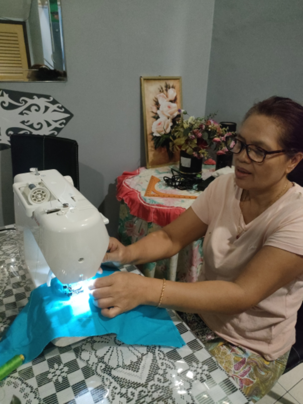 DELIVERY SINGER SEWING MACHINE