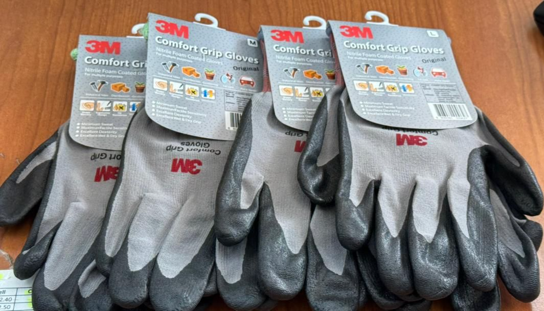 We also have 3M Comfort Grip Gloves 