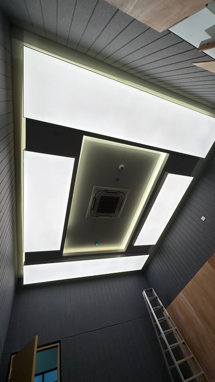 The Met Tower Office