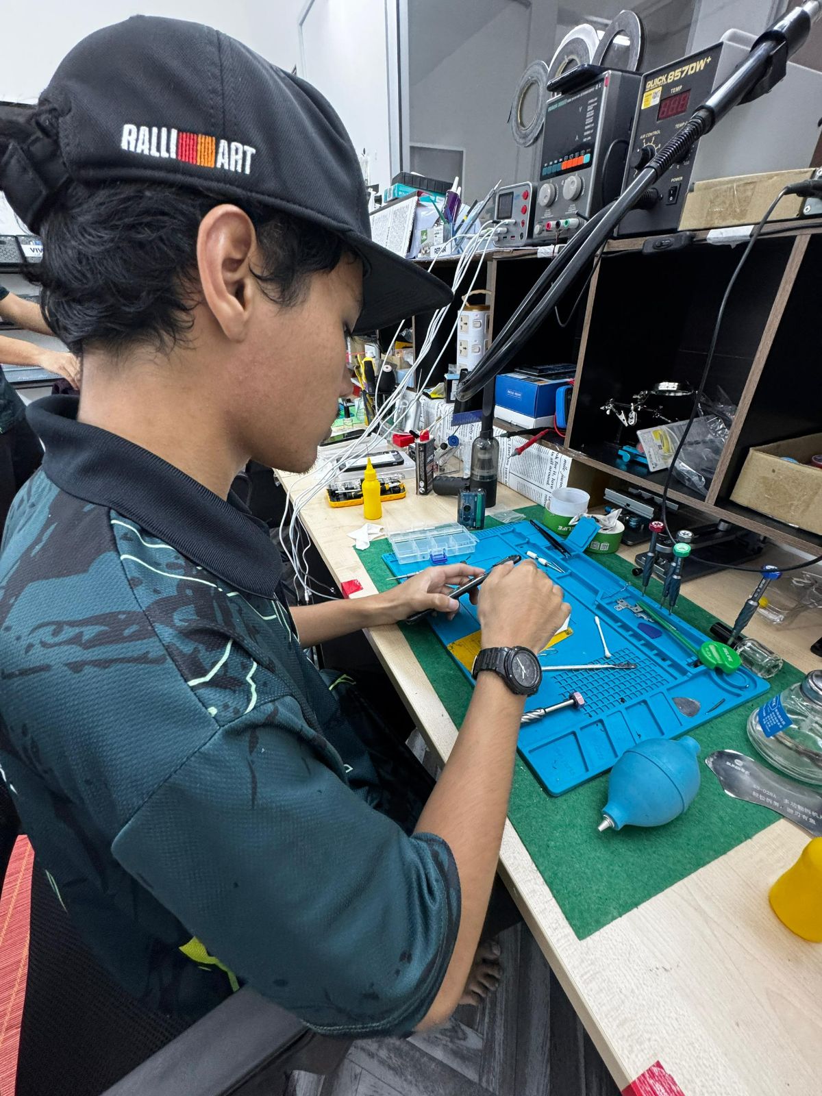 Tap-to-Pay is Taking Over Malaysia: Why Keeping Your Phone Hardware Functional Matters More Than Ever.