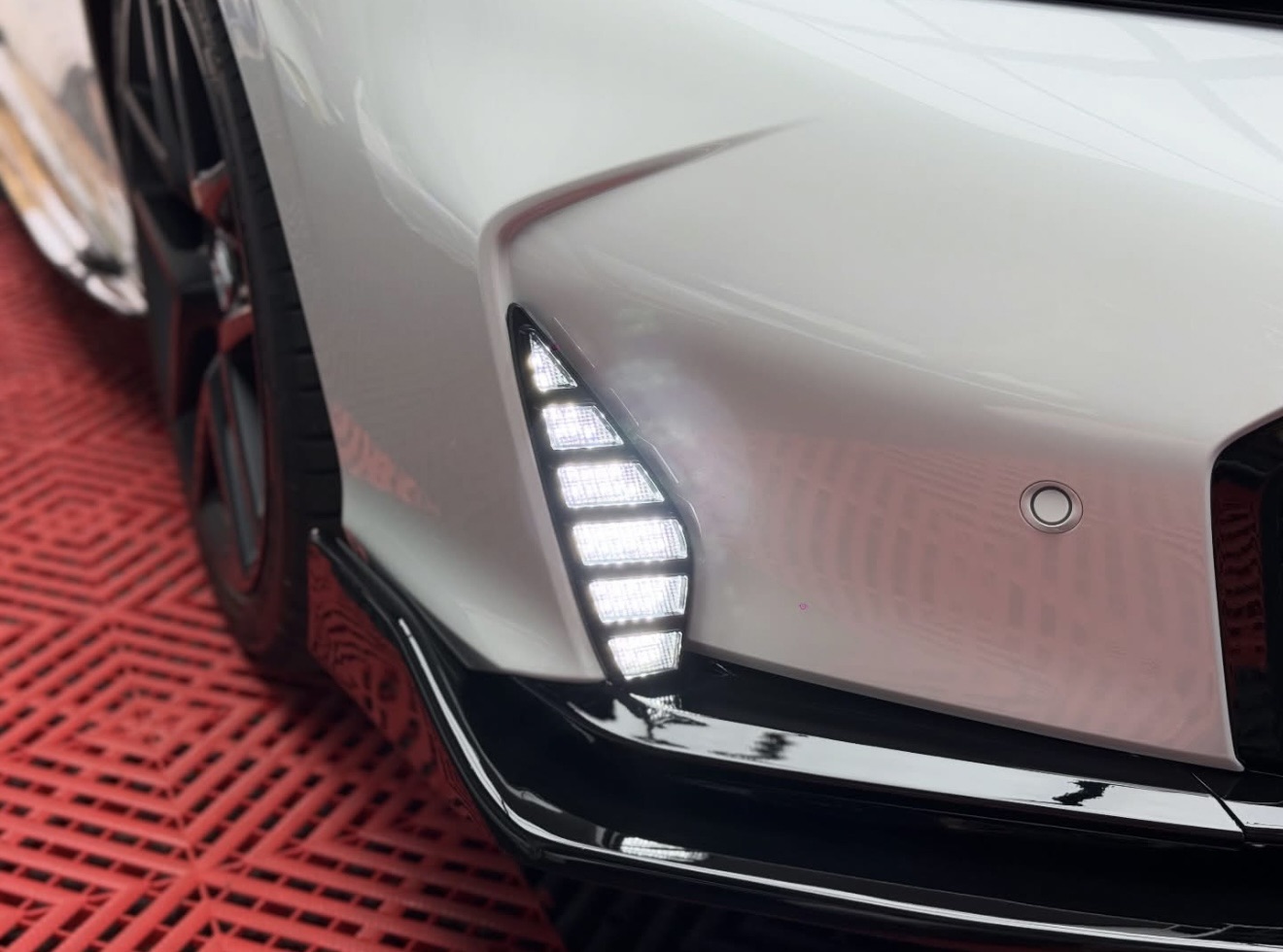 FE FACELIFT FRONT DRL LIGHT