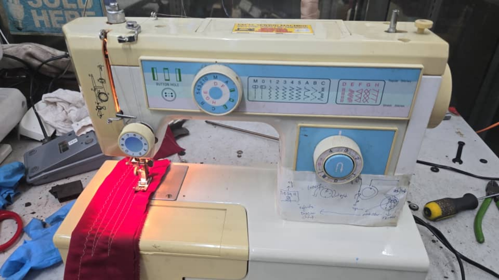 PORTABLE SEWING MACHINE