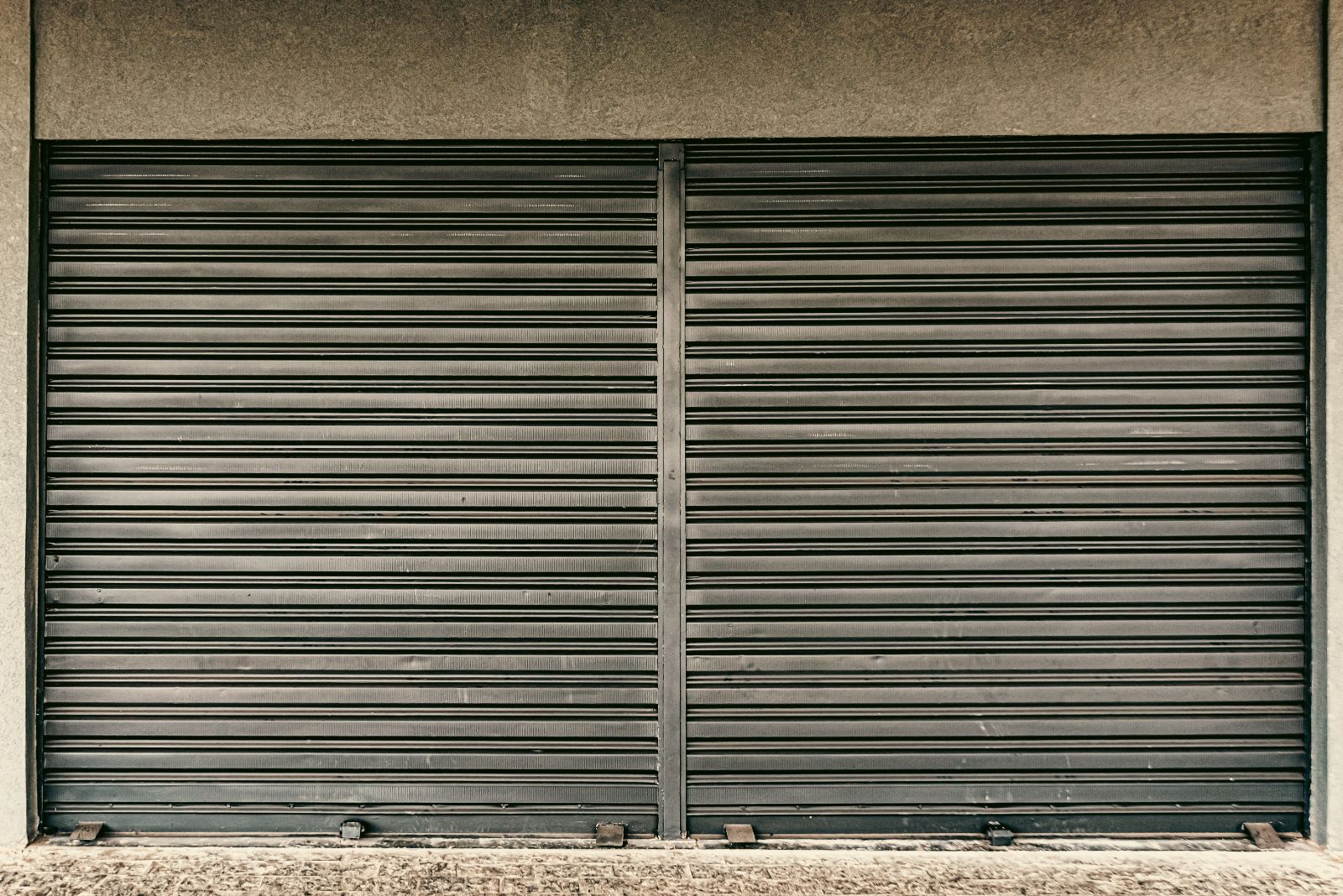 What Is a Roller Shutter? Complete Beginner’s Guide for Homes, Shops & Factories