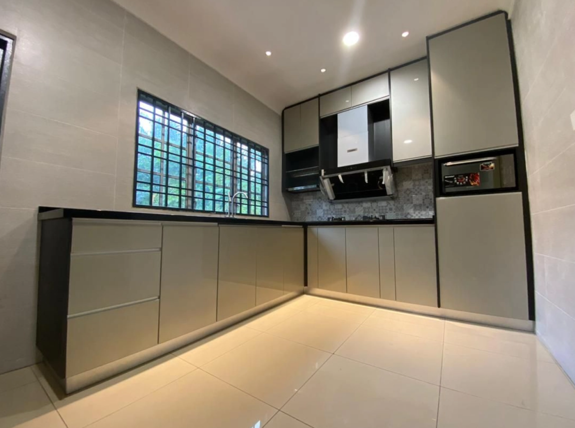 Custom vs. Pre-built Cabinets: Which Is Ideal for Malaysian Homes?