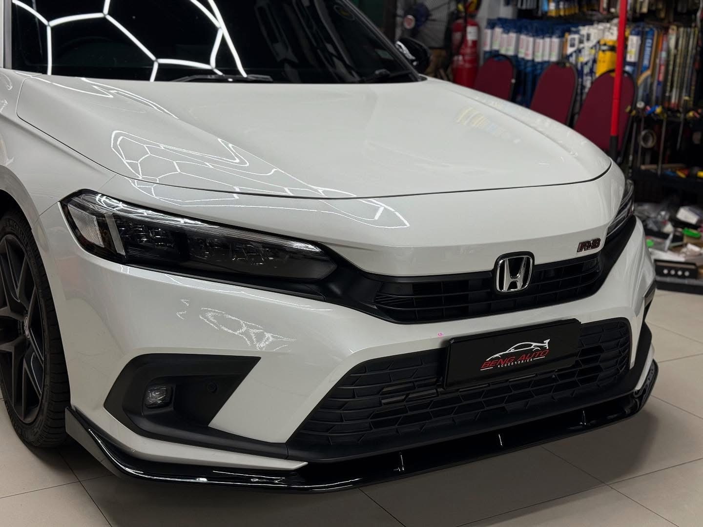 THAI V2 FRONT LIPS