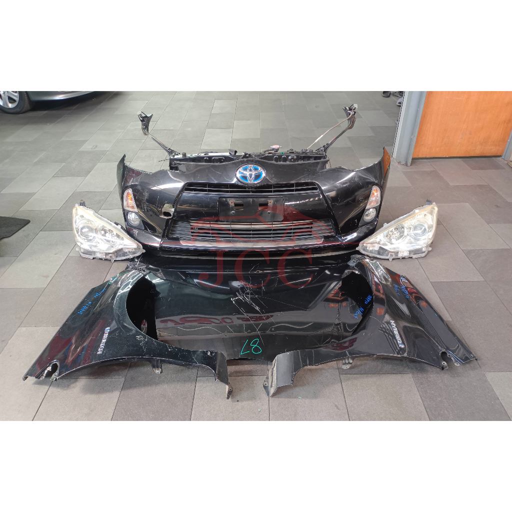 TOYOTA PRIUS C AQUA NHP10 NOSECUT JAPANUSED [Z4-A1073]