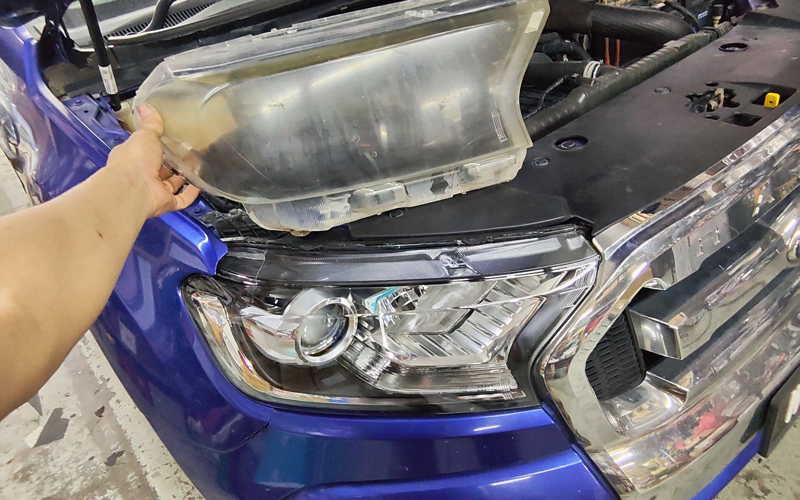FORD RANGER HEAD LAMP COVER 