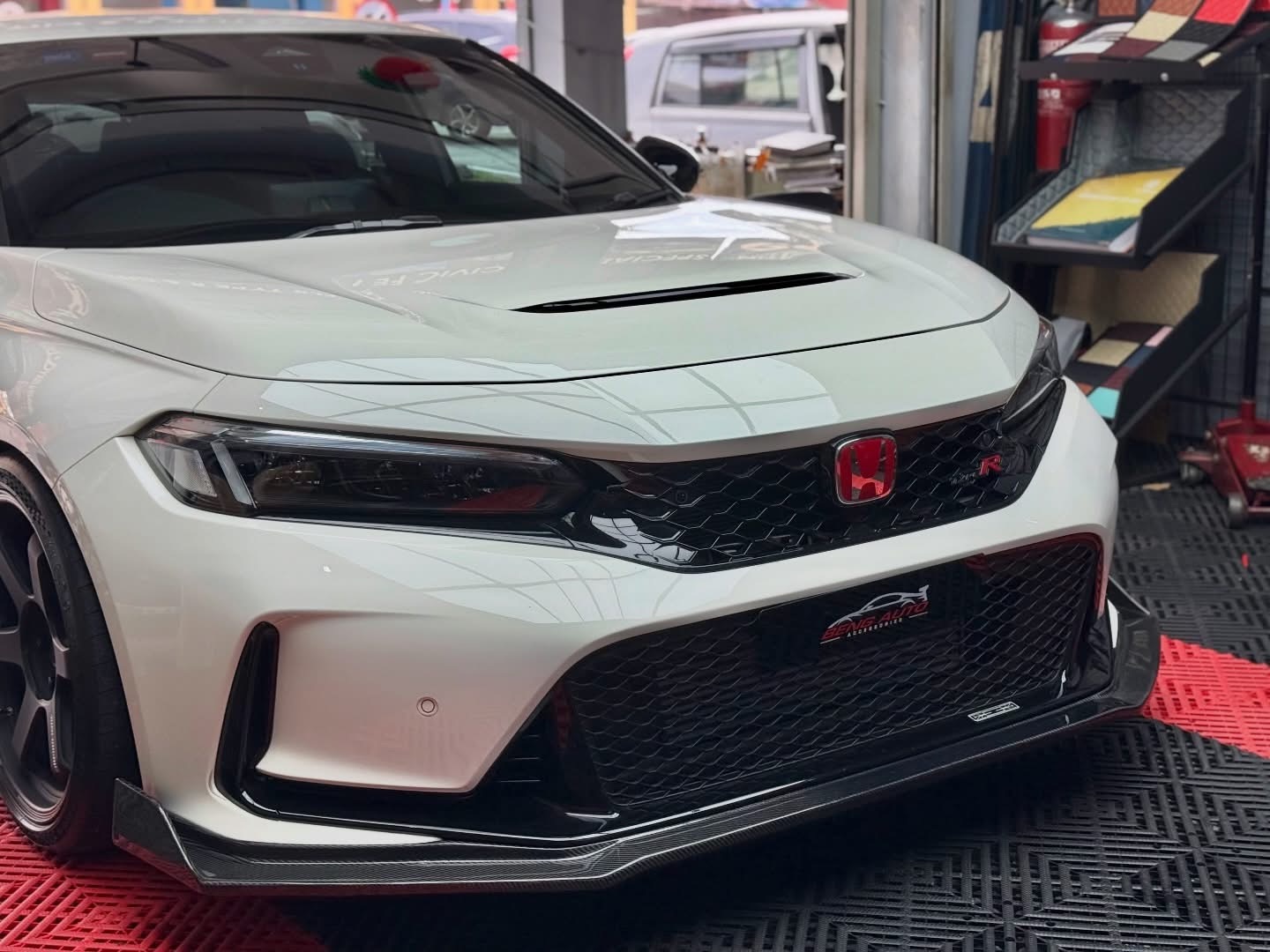 AR DESIGN CARBON FRONT LIPS