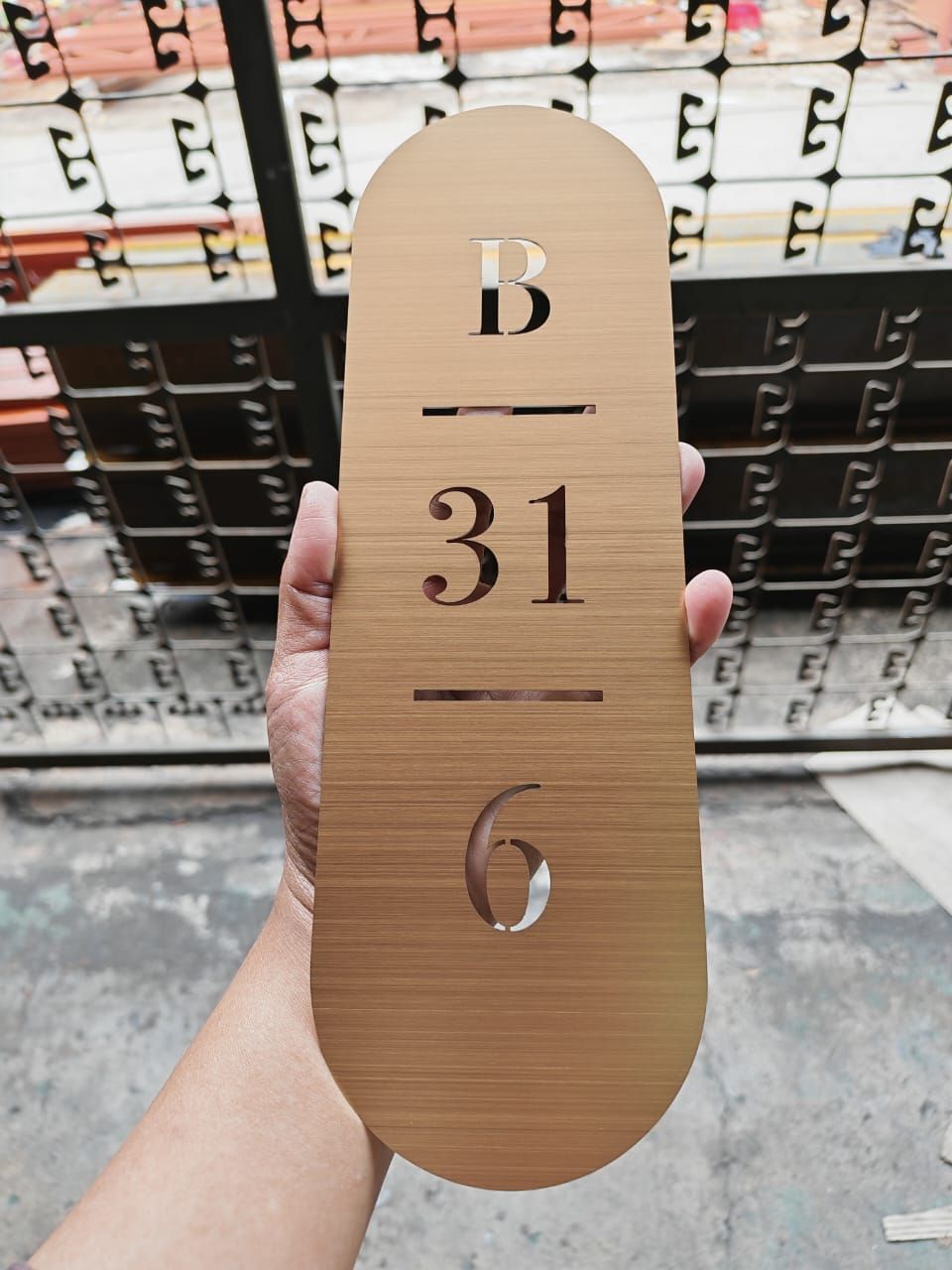 Laser - Cutting Number Hotel Hairline /Nilai/Bangi/Port Dickson/Salak Tinggi/Selangor/KL/Negeri Sembilan/013-2820557/013-3527768 