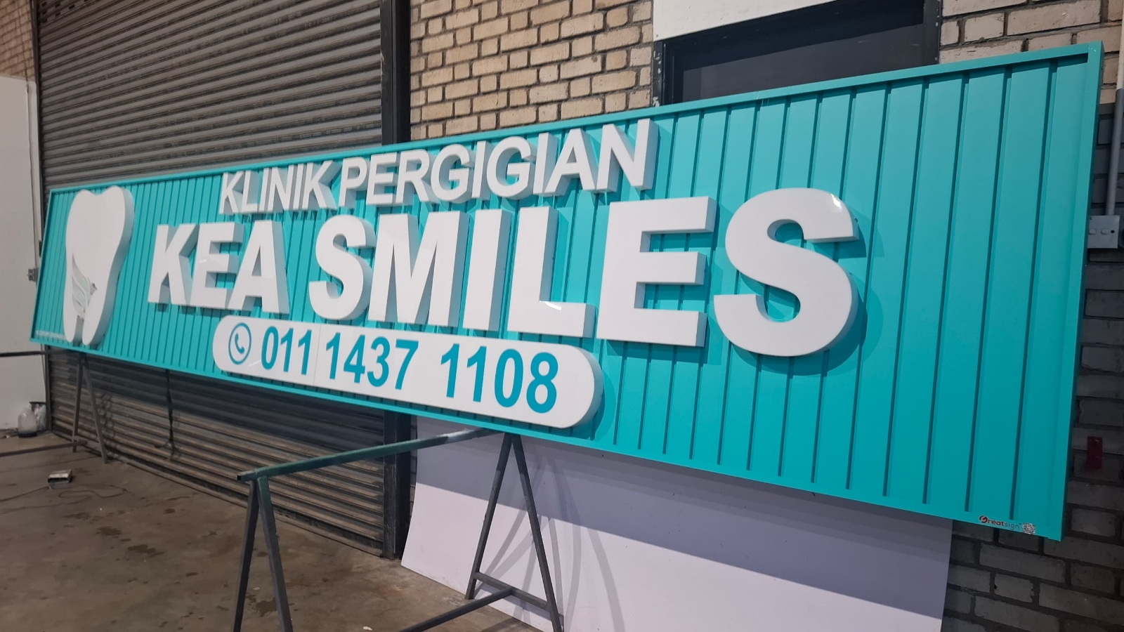 PAKAR PAPAN TANDA KLINIK GIGI 3D LED FRONT-LIT DENGAN BINGKAI L BERCAHAYA 4-SISI DI CHERAS & TAMAN CONNAUGHT